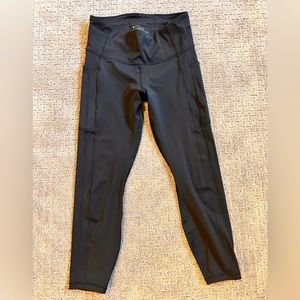 Athleta Ultimate Stash 7/8 Tight